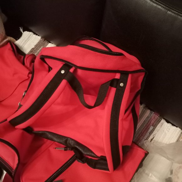 Marlboro  Duffel Bag with attached backpack - Picture 6 of 7